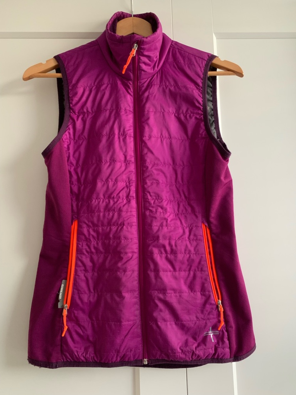 Icebreaker Vest  women’s size S Magenta